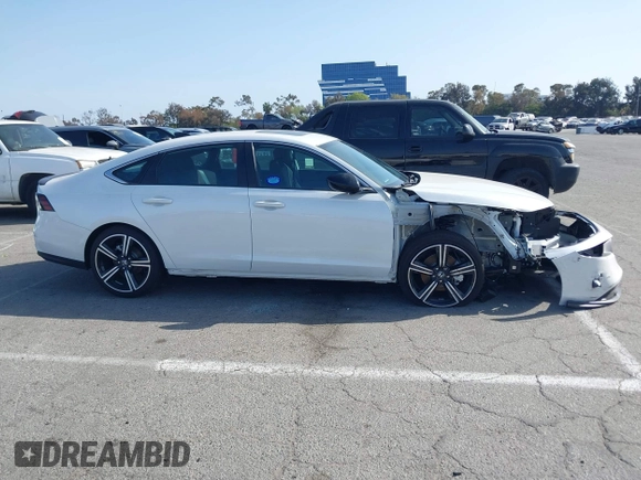 2025 Honda Accord Sport z VIN 1HGCY2F56SA014004, wystawiony jako IAAI lot #41916584 z przebiegiem 1 060 mil mil oraz . Historia ofert i sprzedaży dostępna na DreamBid. Obrazek 13.