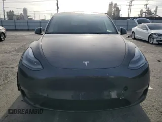 2024 Tesla Model Y Long Range with VIN 7SAYGDEE8RF089456, listed as a Copart auction lot 85521934 with 13,837 mi miles and Salvage title. Bid and sale history available at DreamBid. Image 5.