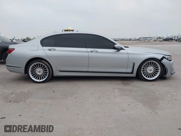 2020 BMW 7 Series 750i xDrive with VIN WBA7U2C04LBM61931, listed as a IAAI auction lot 41835563 with 42,811 mi miles. Bid and sale history available at carsss.com. Image 14.