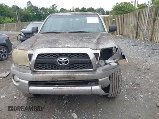 2011 Toyota Tacoma PreRunner z VIN 5TFTU4GN5BX007868, wystawiony jako IAAI lot #42389805 z przebiegiem 290 725 mil mil oraz . Historia ofert i sprzedaży dostępna na DreamBid. Obrazek 12.
