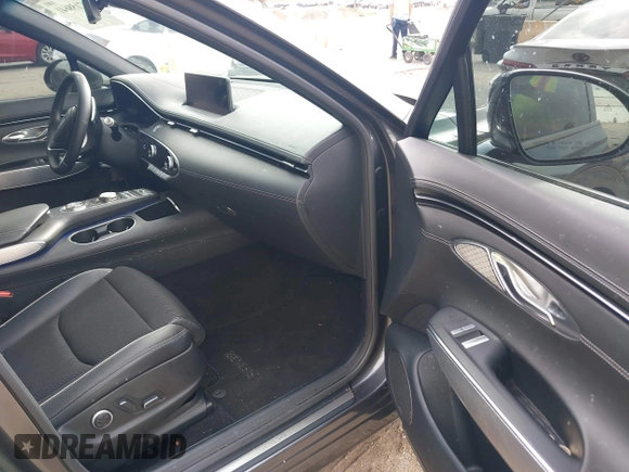 2023 Genesis GV70 2.5T с VIN KMUMADTB6PU090631, выставлен на аукционе IAAI как лот 42158641 с пробегом 45 871 миль миль и . История ставок и продаж доступна на DreamBid. Изображение 5.