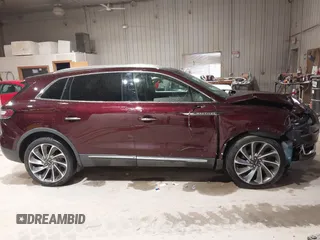 2019 Lincoln Nautilus Reserve z VIN 2LMPJ8L92KBL42653, wystawiony jako IAAI lot #41887906 z przebiegiem 52 450 mil mil oraz . Historia ofert i sprzedaży dostępna na DreamBid. Obrazek 13.