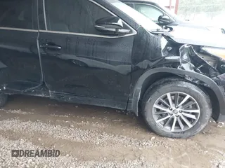 2018 Toyota Highlander SE z VIN 5TDJZRFH0JS542841, wystawiony jako IAAI lot #42213372 z przebiegiem 88 809 mil mil oraz . Historia ofert i sprzedaży dostępna na DreamBid. Obrazek 6.