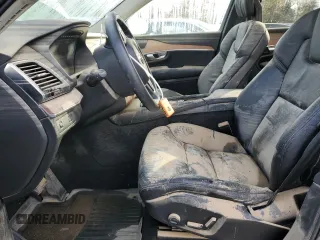 2021 Volvo XC90 Momentum with VIN YV4A221K4M1704449, listed as a Copart auction lot 80395884 with 0 mi miles and Salvage Title. Bid and sale history available at carsss.com. Image 7.