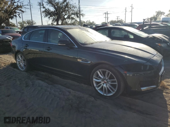 2017 Jaguar XF 35t Prestige with VIN SAJBE4BV1HCY30847, listed as a Copart auction lot 78914324 with 33,592 mi miles and Salvage Title. Bid and sale history available at carsss.com. Image 4.
