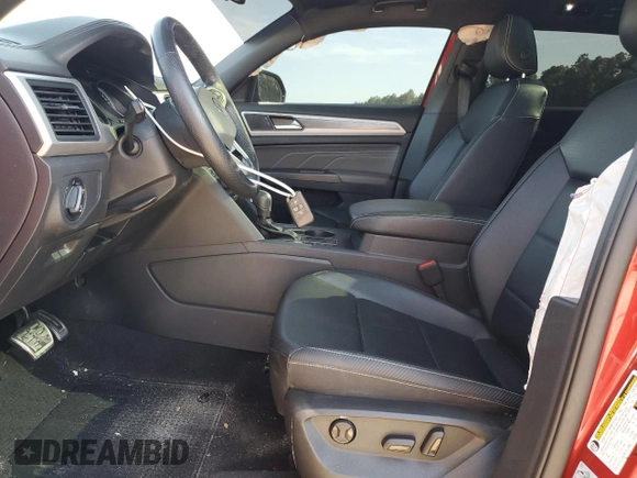 2021 Volkswagen Atlas SE with VIN 1V2PE2CA6MC229995, listed as a Copart auction lot 53197635 with 61,998 mi miles and Salvage title. Bid and sale history available at DreamBid. Image 7.