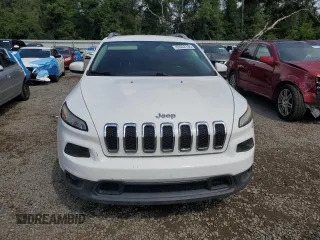2016 Jeep Cherokee Latitude with VIN 1C4PJLCS7GW247355, listed as a Copart auction lot 63222185 with 190,831 mi miles and Salvage title. Bid and sale history available at DreamBid. Image 5.