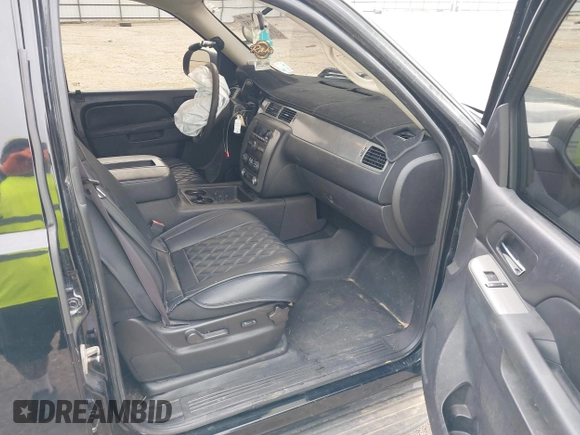 2011 Chevrolet Tahoe Commercial with VIN 1GNLC2E01BR289534, listed as a IAAI auction lot 41670183 with 119,422 mi miles and . Bid and sale history available at DreamBid. Image 5.