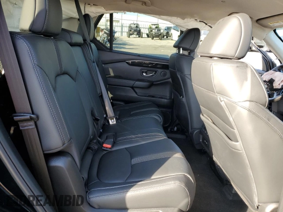 2025 Honda Pilot EX-L z VIN 5FNYG1H48SB083371, wystawiony jako Copart lot #49948825 z przebiegiem 4 772 mil mil oraz Szkoda całkowita • Salvage title. Historia ofert i sprzedaży dostępna na DreamBid. Obrazek 12.