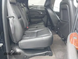 2011 Chevrolet Avalanche LT with VIN 3GNTKFE35BG256847, listed as a IAAI auction lot 41854804 with 206,571 mi miles. Bid and sale history available at carsss.com. Image 8.