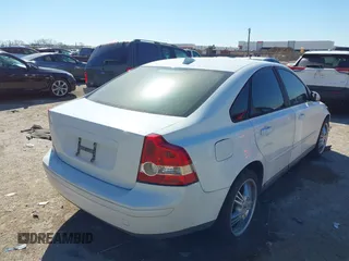 2006 Volvo S40 2.4L with VIN YV1MS390662215602, listed as a IAAI auction lot 41843161 with 184,397 mi miles. Bid and sale history available at carsss.com. Image 4.
