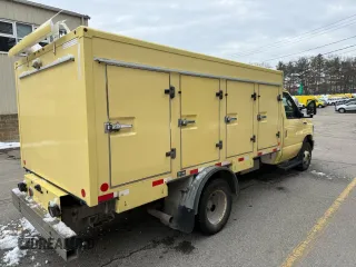2019 Ford Econoline Commercial with VIN 1FDXE4FS9KDC57732, listed as a Copart auction lot 47603335 with 98,239 mi miles and Clean Title. Bid and sale history available at carsss.com. Image 4.