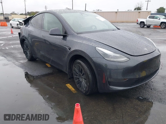 2024 Tesla Model Y Long Range with VIN 7SAYGDEE5RA241433, listed as a IAAI auction lot 41569277 with 7,490 mi miles. Bid and sale history available at carsss.com. Image 1.
