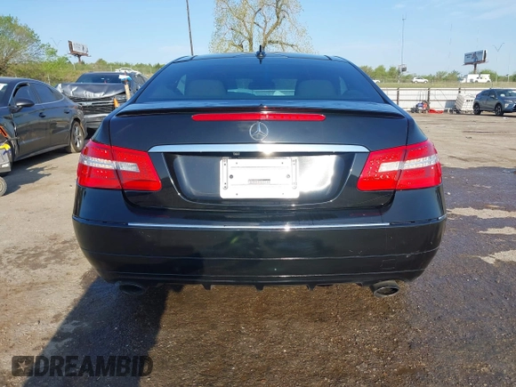 2011 Mercedes-Benz E-Class E 350 with VIN WDDKJ5GB0BF097376, listed as a IAAI auction lot 42050801 with 123,088 mi miles. Bid and sale history available at carsss.com. Image 16.