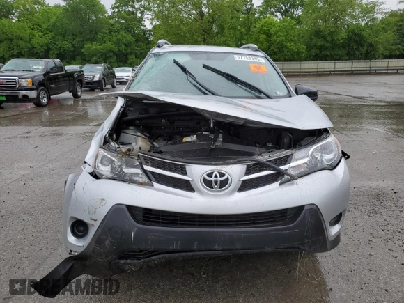 2015 Toyota RAV4 LE z VIN JTMBFREV3FD164635, wystawiony jako Copart lot #57753345 z przebiegiem 36 539 mil mil oraz Szkoda całkowita • Salvage title. Historia ofert i sprzedaży dostępna na DreamBid. Obrazek 5.