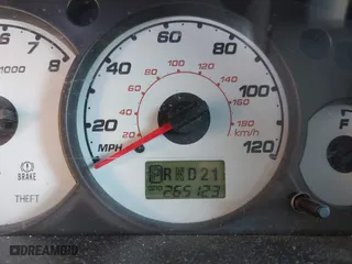 2002 Ford Escape XLT Choice with VIN 1FMYU03162KA14399, listed as a IAAI auction lot 41493956 with 265,123 mi miles. Bid and sale history available at carsss.com. Image 7.