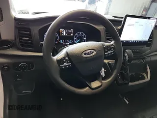 2023 Ford Transit Cargo с VIN 1FTBR1Y81PKA72158, выставлен на аукционе IAAI как лот 42526405 с пробегом 52 669 миль миль и . История ставок и продаж доступна на DreamBid. Изображение 3.