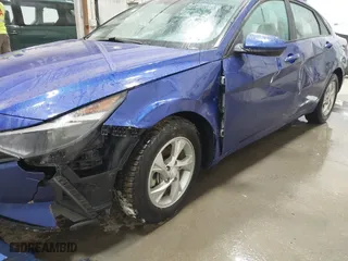 2022 Hyundai Elantra SE with VIN KMHLL4AG8NU368302, listed as a IAAI auction lot 41493595 with 56,823 mi miles. Bid and sale history available at carsss.com. Image 6.