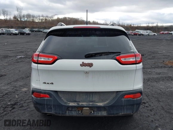 2016 Jeep Cherokee Latitude with VIN 1C4PJMCB8GW282752, listed as a IAAI auction lot 41475436 with 94,257 mi miles. Bid and sale history available at carsss.com. Image 16.