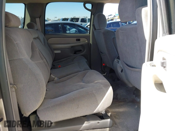 2000 GMC Yukon XL SLT with VIN 3GKFK16T8YG205654, listed as a IAAI auction lot 41403249 with 129,815 mi miles. Bid and sale history available at carsss.com. Image 8.