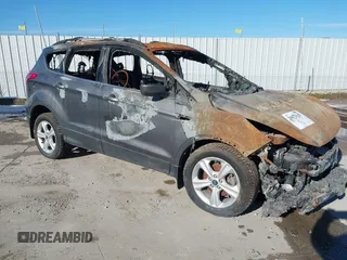 2013 Ford Escape SE with VIN 1FMCU0GX0DUB88243, listed as a IAAI auction lot 29672383 with 0 mi miles. Bid and sale history available at carsss.com. Image 1.