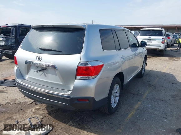 2013 Toyota Highlander with VIN 5TDZA3EH4DS045790, listed as a IAAI auction lot 41576845 with 216,668 mi miles and . Bid and sale history available at DreamBid. Image 4.