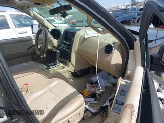2006 Ford Explorer XLT with VIN 1FMEU63EX6UB52613, listed as a IAAI auction lot 42260462 with Not provided miles and . Bid and sale history available at DreamBid. Image 5.