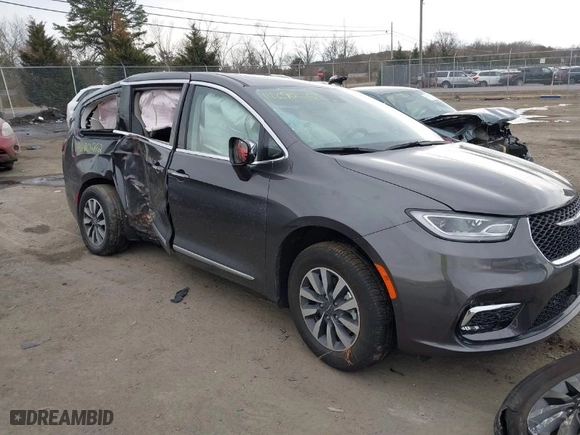 2023 Chrysler Pacifica Hybrid Limited with VIN 2C4RC1S70PR502988, listed as a IAAI auction lot 41690262 with 21,246 mi miles. Bid and sale history available at carsss.com. Image 1.