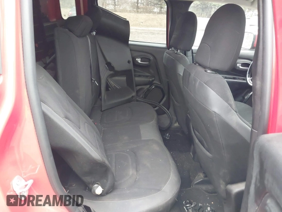 2017 Jeep Renegade Latitude with VIN ZACCJBBBXHPG47418, listed as a IAAI auction lot 41533128 with 123,991 mi miles. Bid and sale history available at carsss.com. Image 8.