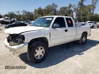 2002 GMC Sierra 1500 SLE z VIN 2GTEK19T021233256, wystawiony jako Copart lot #46628235 z przebiegiem Nie podano mil oraz Szkoda całkowita • Salvage title. Historia ofert i sprzedaży dostępna na DreamBid. Obrazek 1.
