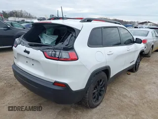 2023 Jeep Cherokee Altitude Lux z VIN 1C4PJMMB9PD101541, wystawiony jako IAAI lot #41904235 z przebiegiem 16 690 mil mil oraz . Historia ofert i sprzedaży dostępna na DreamBid. Obrazek 4.