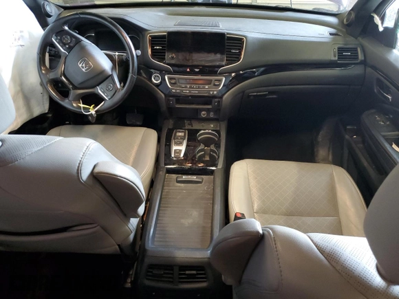 2019 Honda Passport Touring с VIN 5FNYF8H90KB002600, выставлен на аукционе Copart как лот 46646945 с пробегом 100 618 миль миль и Списание • Salvage title. История ставок и продаж доступна на DreamBid. Изображение 8.