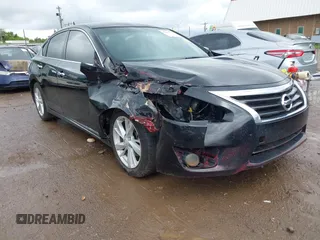 2015 Nissan Altima SV z VIN 1N4AL3AP6FC227246, wystawiony jako IAAI lot #42183775 z przebiegiem 143 857 mil mil oraz . Historia ofert i sprzedaży dostępna na DreamBid. Obrazek 1.