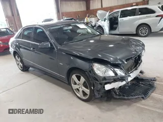 2012 Mercedes-Benz E 350 Luxury z VIN WDDHF8JB7CA566452, wystawiony jako IAAI lot #42781881 z przebiegiem 190 259 mil mil oraz . Historia ofert i sprzedaży dostępna na DreamBid. Obrazek 1.