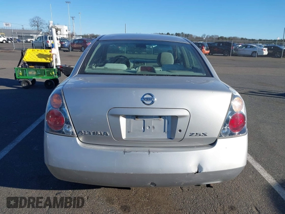 2004 Nissan Altima S with VIN 1N4AL11DX4C147777, listed as a IAAI auction lot 41646134 with 124,023 mi miles. Bid and sale history available at carsss.com. Image 16.