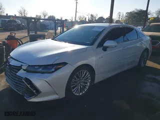 2019 Toyota Avalon Hybrid Limited with VIN 4T1B21FB2KU010215, listed as a IAAI auction lot 41358015 with 58,342 mi miles. Bid and sale history available at carsss.com. Image 17.