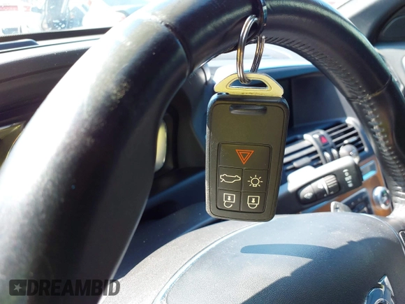 2015 Volvo XC60 T6 Drive-E Platinum с VIN YV449MDM8F2664536, выставлен на аукционе IAAI как лот 42037988 с пробегом 126 550 миль миль и . История ставок и продаж доступна на DreamBid. Изображение 11.