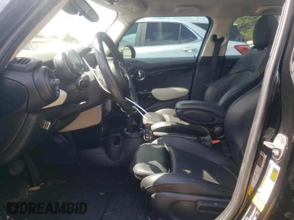 2016 MINI Hardtop 4 Door S with VIN WMWXU3C58G2B67264, listed as a Copart auction lot 61454215 with 66,550 mi miles and Salvage title. Bid and sale history available at DreamBid. Image 7.