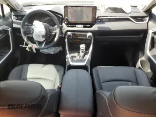 2024 Toyota RAV4 XLE Premium z VIN 2T3C1RFV1RC302246, wystawiony jako Copart lot #58037005 z przebiegiem 6 225 mil mil oraz Szkoda całkowita • Salvage title. Historia ofert i sprzedaży dostępna na DreamBid. Obrazek 8.