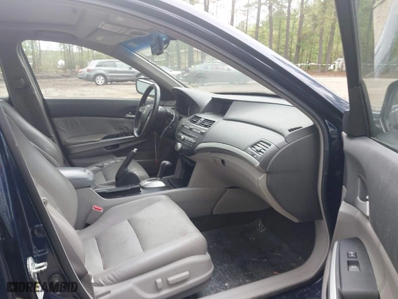 2009 Honda Accord Sdn EX-L with VIN 1HGCP36879A051169, listed as a IAAI auction lot 42052498 with 181,845 mi miles. Bid and sale history available at carsss.com. Image 5.
