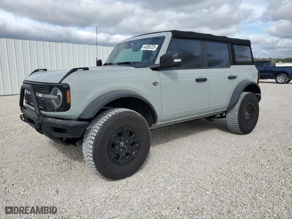 2022 Ford Bronco with VIN 1FMEE5DP9NLB08355, listed as a Copart auction lot 44385725 with 23,935 mi miles and Non Repairable. Bid and sale history available at carsss.com. Image 1.
