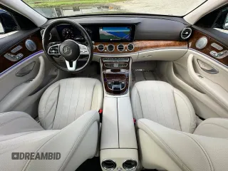 2019 Mercedes-Benz E 450 z VIN WDDZH6JB9KA591631, wystawiony jako Copart lot #58946415 z przebiegiem 158 139 mil mil oraz Czysty tytuł • Clean title. Historia ofert i sprzedaży dostępna na DreamBid. Obrazek 9.