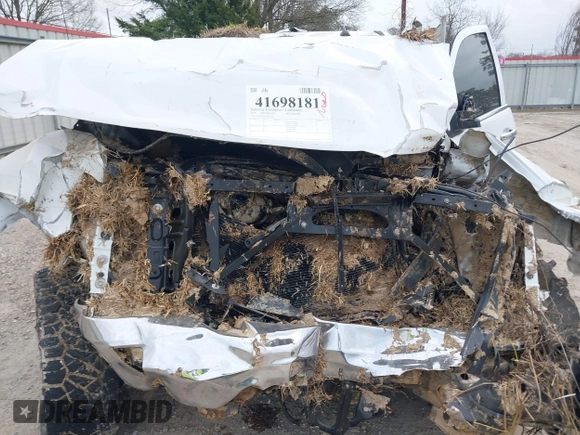 2018 Chevrolet Silverado 1500 LT with VIN 3GCPCREC2JG532103, listed as a IAAI auction lot 41698181 with Not Provided miles and . Bid and sale history available at DreamBid. Image 10.
