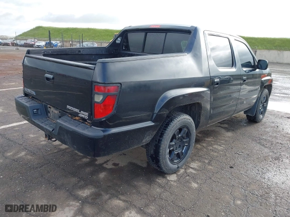 2013 Honda Ridgeline RTS with VIN 5FPYK1F46DB015386, listed as a IAAI auction lot 41928477 with 275,963 mi miles. Bid and sale history available at carsss.com. Image 4.