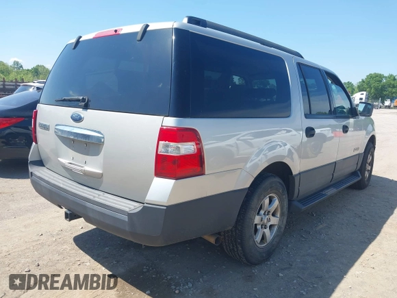 2007 Ford Expedition EL SSV with VIN 1FMFK16587LA78320, listed as a IAAI auction lot 42145004 with 110,785 mi miles. Bid and sale history available at carsss.com. Image 4.