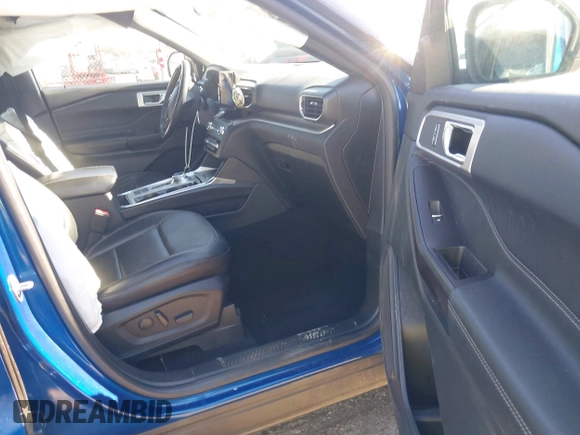 2020 Ford Explorer XLT with VIN 1FMSK7DH6LGB18394, listed as a IAAI auction lot 41876593 with 52,526 mi miles. Bid and sale history available at carsss.com. Image 5.