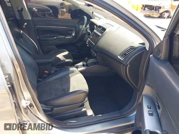 2018 Mitsubishi Outlander SE with VIN JA4AP3AW9JU012575, listed as a IAAI auction lot 42303672 with 97,524 mi miles and . Bid and sale history available at DreamBid. Image 5.