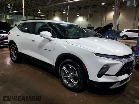 2023 Chevrolet Blazer LT z VIN 3GNKBJRS4PS204209, wystawiony jako Copart lot #41492645 z przebiegiem 43 848 mil mil oraz Czysty tytuł • Clean title. Historia ofert i sprzedaży dostępna na DreamBid. Obrazek 4.