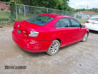 2013 Volkswagen Jetta SE with VIN 3VWDP7AJ6DM211202, listed as a IAAI auction lot 42365930 with 175,801 mi miles and . Bid and sale history available at DreamBid. Image 4.