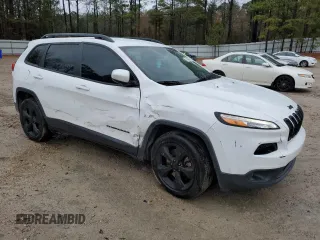 2018 Jeep Cherokee Latitude with VIN 1C4PJLCBXJD554084, listed as a Copart auction lot 84484274 with 133,937 mi miles and Salvage Title. Bid and sale history available at DreamBid. Image 4.
